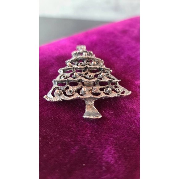 Vintage Silver Tone Metal Christmas Tree Brooch - Picture 7 of 10